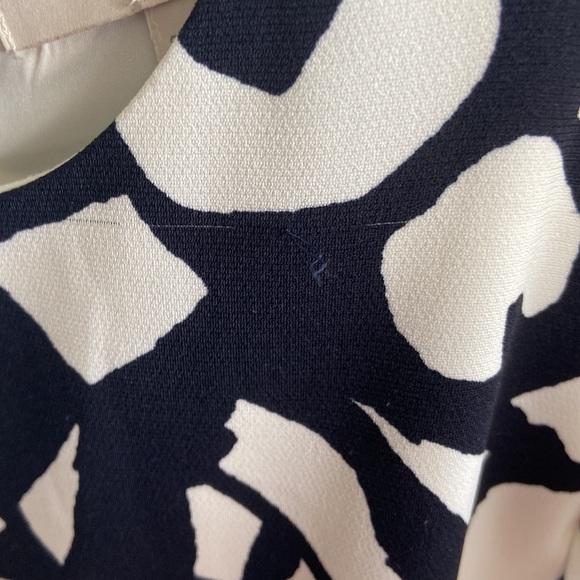 navy blue LOFT abstract workwear dress with cap sleeves size 8 - Picture 5 of 5